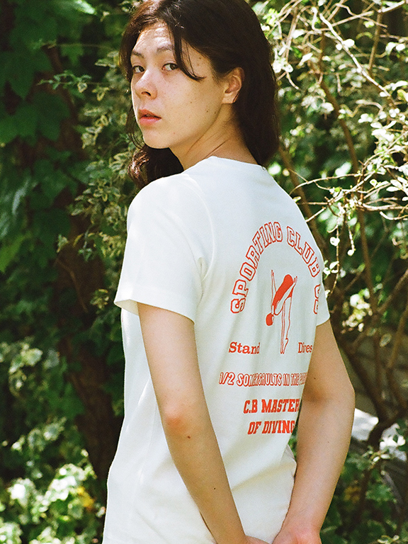 woman sporting T(WHITE/RED)